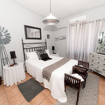Tarentaalrand Guesthouse Upington Exterior foto